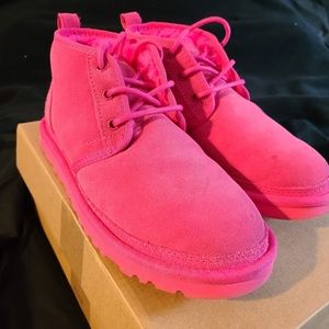 UGG Neumel size 7